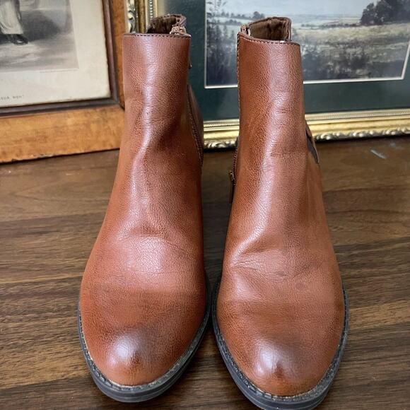 Sonoma Ankle Boots The "McKenzie" Elastic Side Panel with Block Heel Sz 7M - Picture 2 of 7